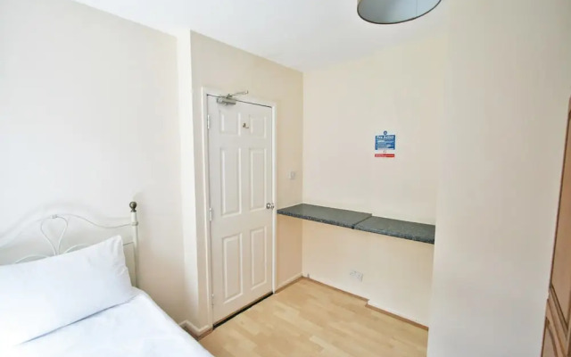Central Studios Hatherley by Roomsbooked
