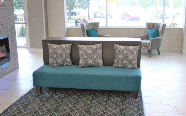 La Quinta Inn & Suites by Wyndham Indianapolis Downtown