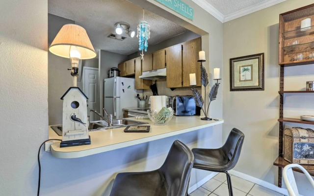 Seminole Townhome: Easy Access to Beaches!