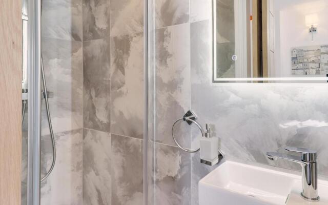 Master accommodation suite 6