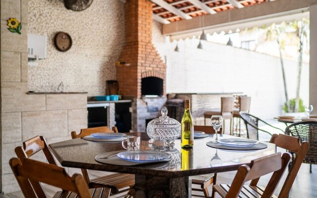 Linda casa no condomínio Morada da Praia