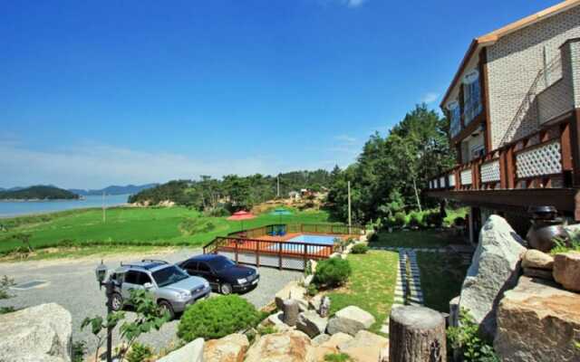 Seosan Noeulgwa Bada Pension