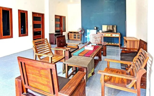 Capital O 92747 Ombak Cafe & Homestay