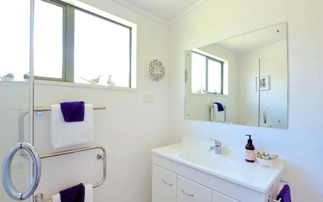 Portobello Motel Studios and Cottages