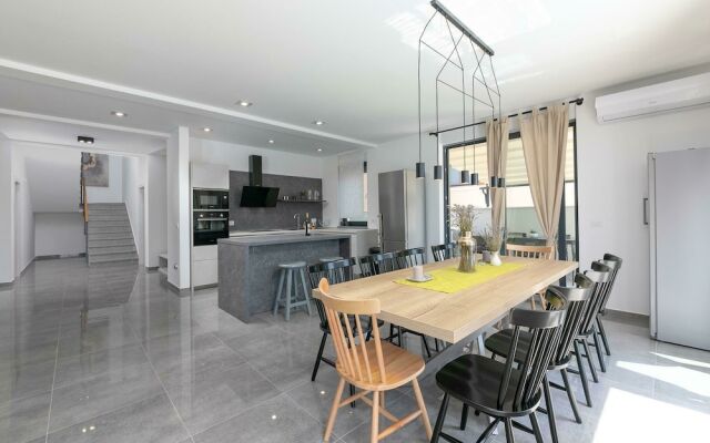Spacious Villa in Pula Istria With Swimming Pool