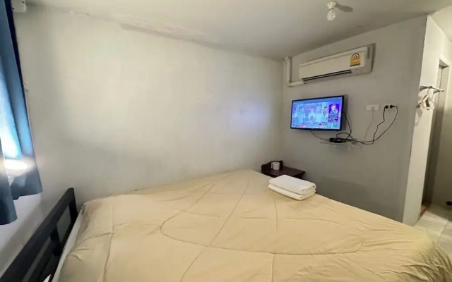 OYO 75472 GOTUM Hostel 2 & Money Exchange