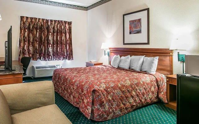 Rodeway Inn & Suites