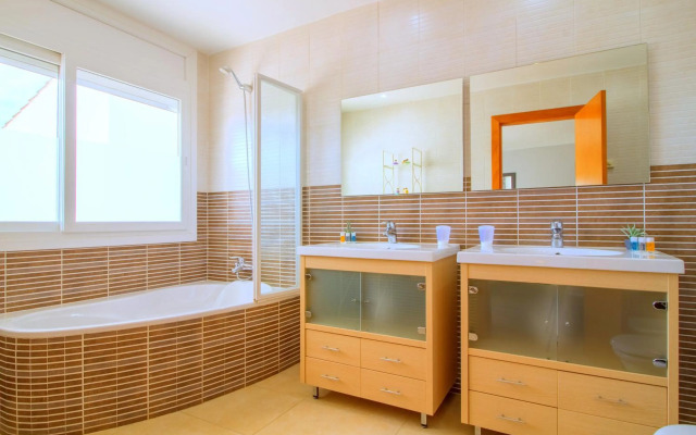 LEON Immo Luxusvilla Coral - 10190