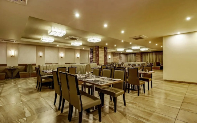 Capital O 71843 Grand Sindhura