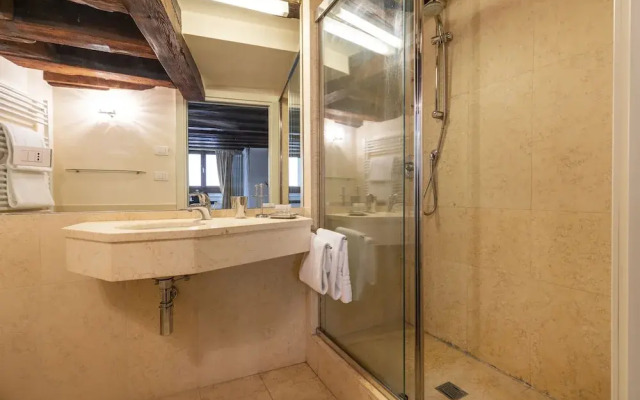 Gondola Luxury Apartment by Wonderful Italy