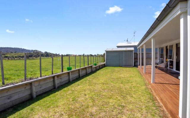 Sky Blue Retreat - Waihi Beach Holiday Home
