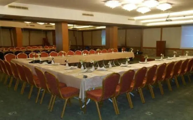Nuzhet Hotel