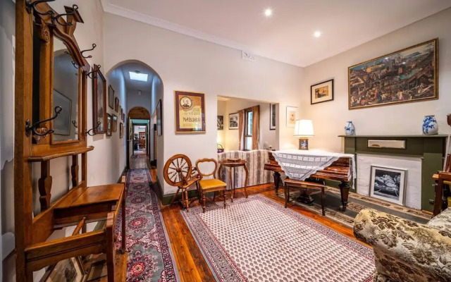 The Spotted Cow City Fringe Pet-friendly