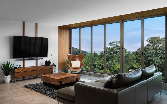 Bluepoint Seaview Patong 818