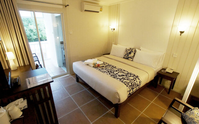 Baan Pimpisa Bangsaray Boutique Residence