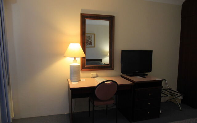 Charbonnier Motor Inn