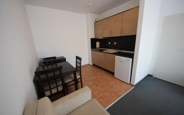 Menada Ravda Apartments