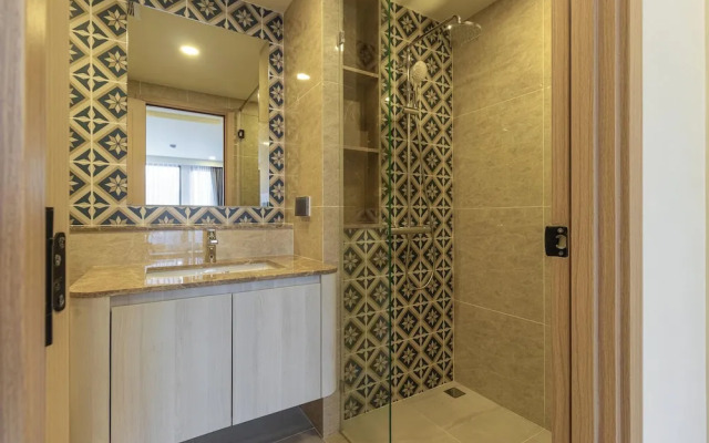 Top Location Near Beach Clubs C226