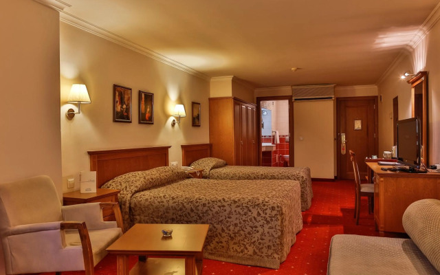 Central Hotel