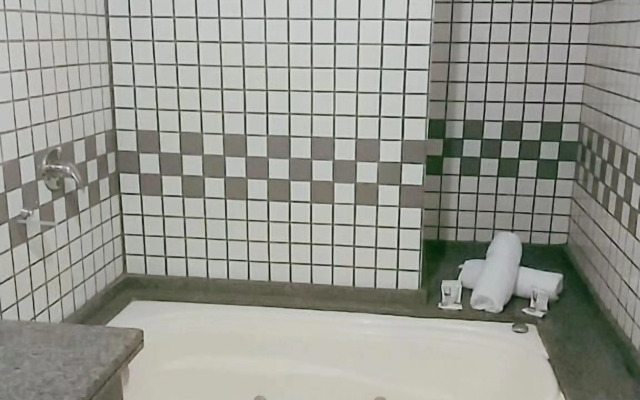 Saint James Palace Hotel