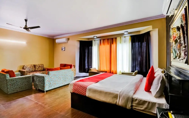 OYO 18814 Hotel Maya International