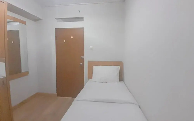 Basic Wood 2Br Apartment At Gateway Ahmad Yani Cicadas