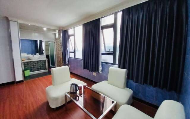 Tuyet Nhi Hotel
