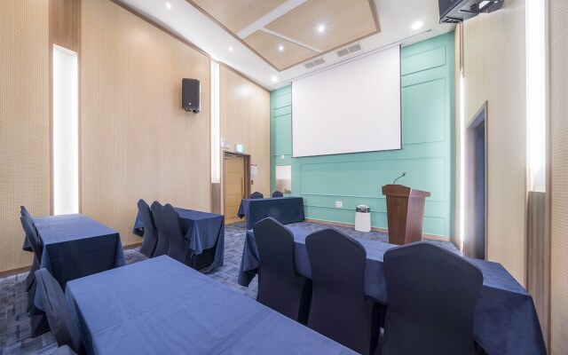 Gangneung Chonpines Ocean Suites Hotel