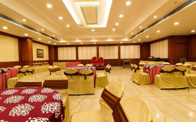 Townhouse OAK Hotel Edesia