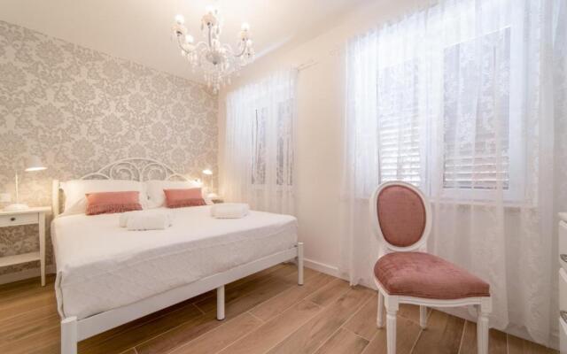 Mary Ann Apartment 2