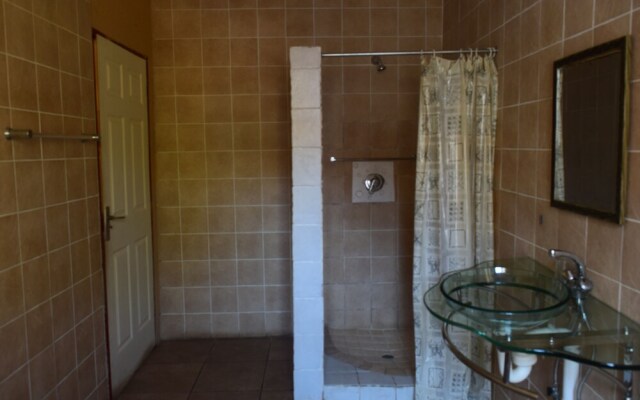 Mthunzi Lodge