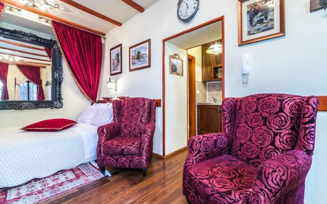 Emperor's Suites