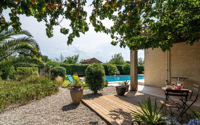 Superb Villa In Olonzac With Swimming Pool Close To Lake