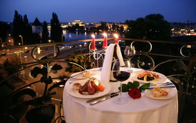 Mamaison Hotel Riverside Prague
