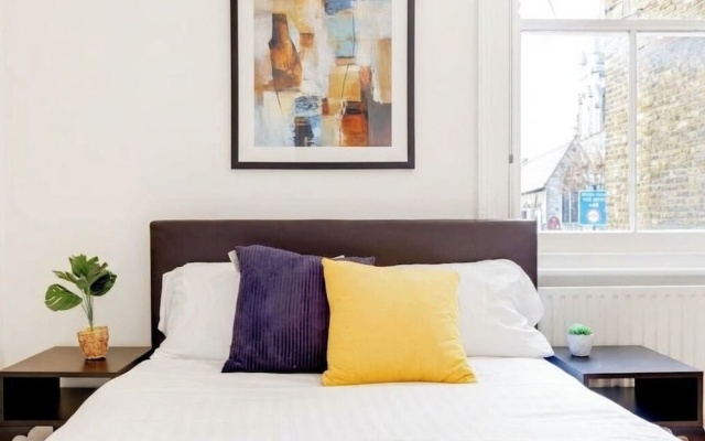 Cozy Fulham Retreat With Private Entrance & Hot Tub