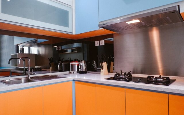 Elegant Hampton's Park Apartment near Pondok Indah Mall