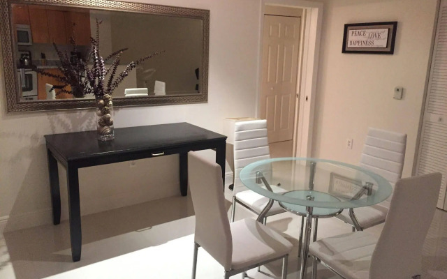 Luxury Suite in Coral Gables by LYX Miami Suites