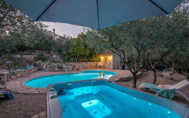 Awesome Home in Dobrinj With Wifi and 3 Bedrooms