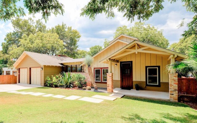 2408 Wilson Street House by RedAwning