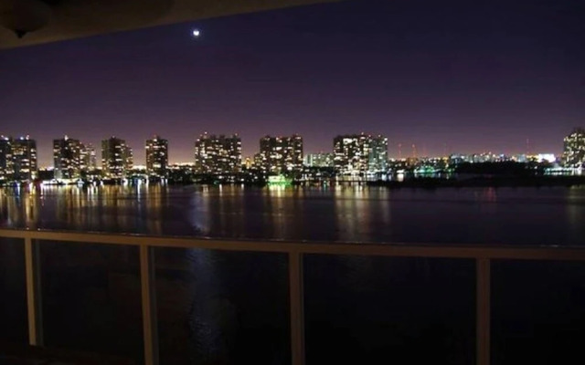 Marina Bay Club