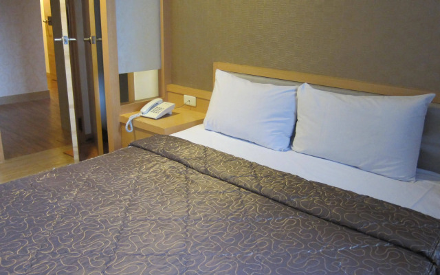 Ing Wang Hotel