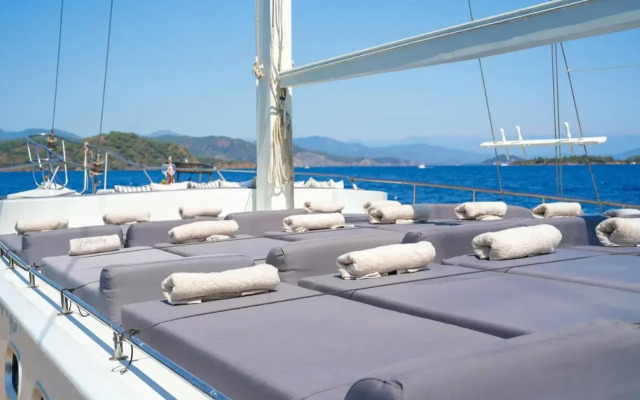Tarsu Yacht Hotel