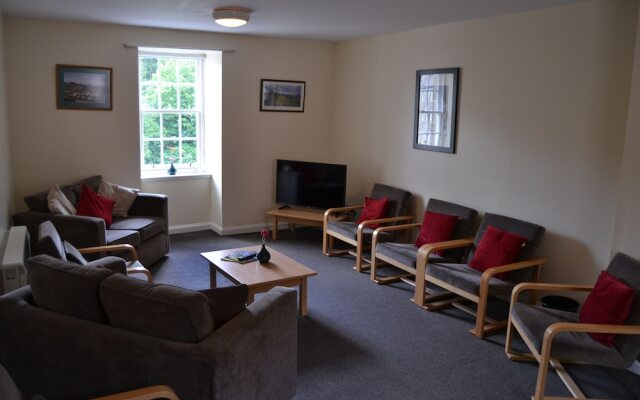 Wee Row Hostel