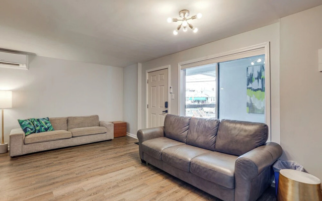 Wildwood Condo: Community Pool, Walk to Beach!