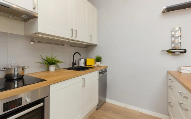 Stylish Apartment Rydygiera by Renters
