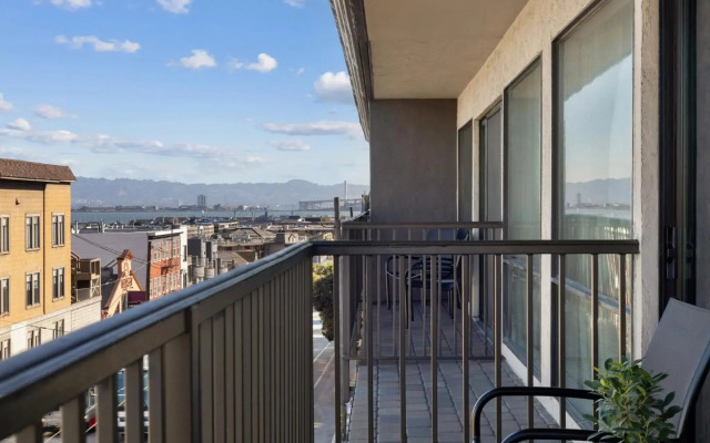 Suites At Fishermans Wharf