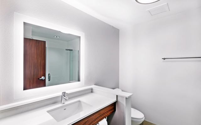 Holiday Inn Express & Suites Chanute by IHG