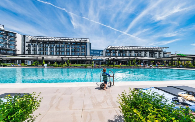 Voya Beach Resort