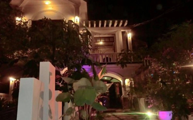 EOcambo Villa