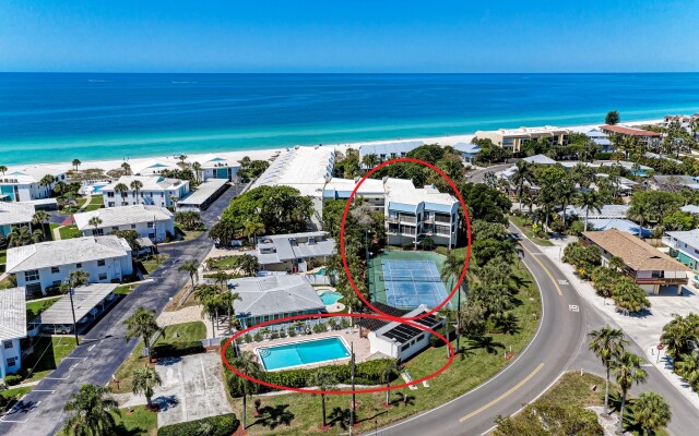 Sun Plaza West Unit 204